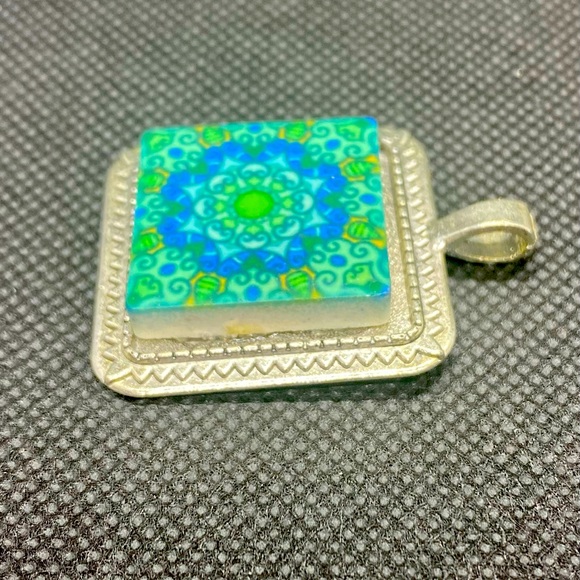 🔴 Green & Blue Tile Pendent with Silver Tone - Picture 3 of 3